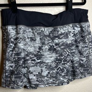 lululemon athletica Black and Gray Skirt size 10